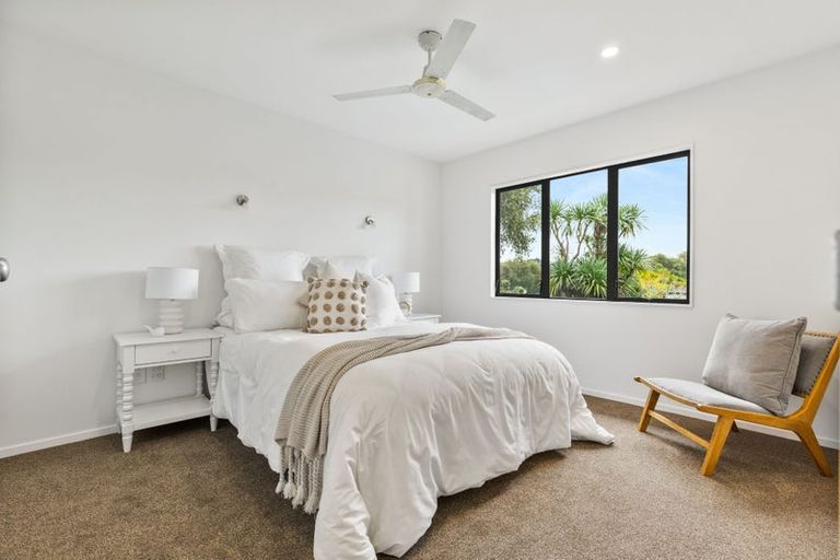 Photo of property in 6/42 Fields Parade, Oteha, Auckland, 0632