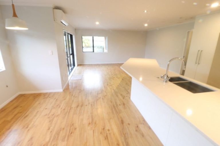 Photo of property in 12 Thomas Hamer Place, Greenhithe, Auckland, 0632
