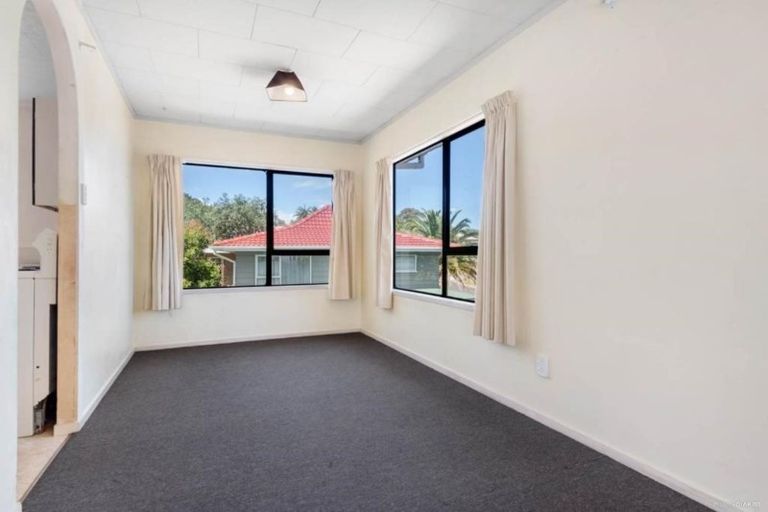 Photo of property in 139 Moire Road, West Harbour, Auckland, 0618