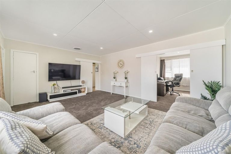 Photo of property in 2/17 Oregon Drive, Maoribank, Upper Hutt, 5018