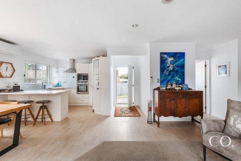 Photo of property in 4 Beach Grove, Omokoroa, 3114