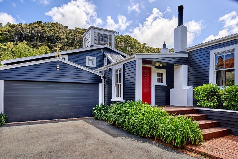 Photo of property in 59 Cheviot Road, Lowry Bay, Lower Hutt, 5013