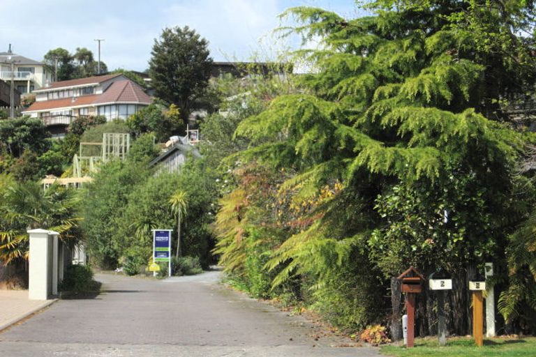 Photo of property in 8 Libra Place, Kawaha Point, Rotorua, 3010