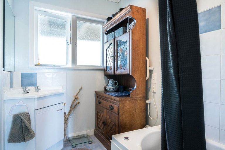 Photo of property in 8 Oraha Road, Huapai, Kumeu, 0810