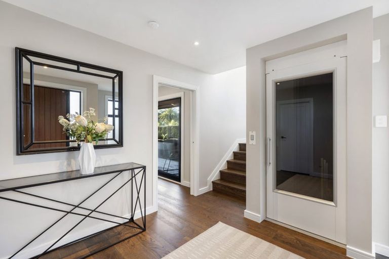 Photo of property in 20 Beach Road, Castor Bay, Auckland, 0620