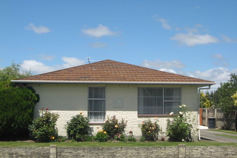 Photo of property in 25 Malabar Crescent, Broomfield, Christchurch, 8042