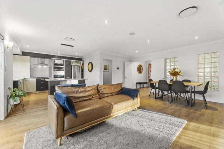 Photo of property in 10 Koro Mews, Papamoa Beach, Papamoa, 3118