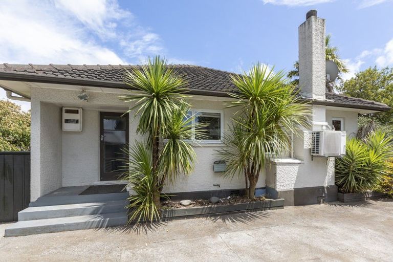 Photo of property in 475a Saint Aubyn Street, Moturoa, New Plymouth, 4310