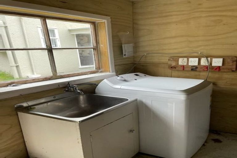 Photo of property in 9 Nikau Street, Eastbourne, Lower Hutt, 5013