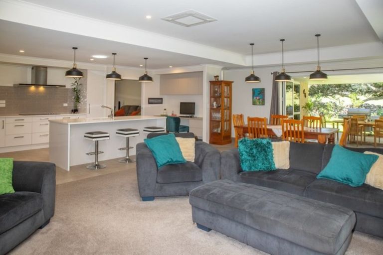 Photo of property in 11 Cookham Place, Maunu, Whangarei, 0179