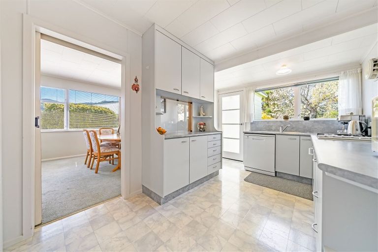 Photo of property in 5 Kukupa Grove, Heretaunga, Upper Hutt, 5018