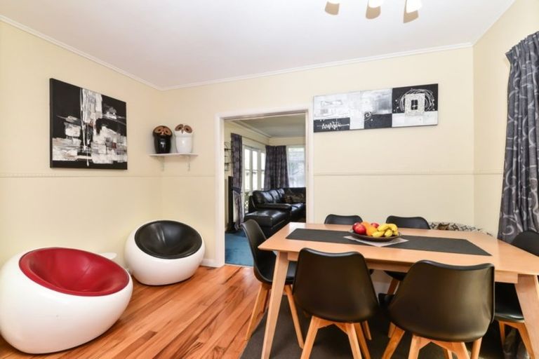 Photo of property in 14 Dover Road, St Andrews, Hamilton, 3200