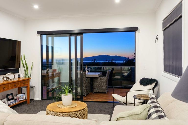 Photo of property in 6 Wilson Way, Waikanae, 5036