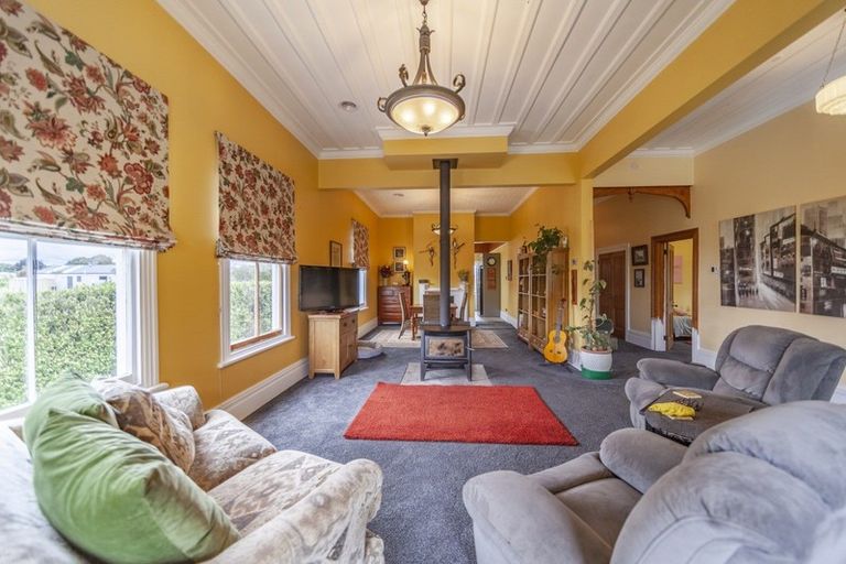 Photo of property in 37 Charlotte Street, Takapau, 4203