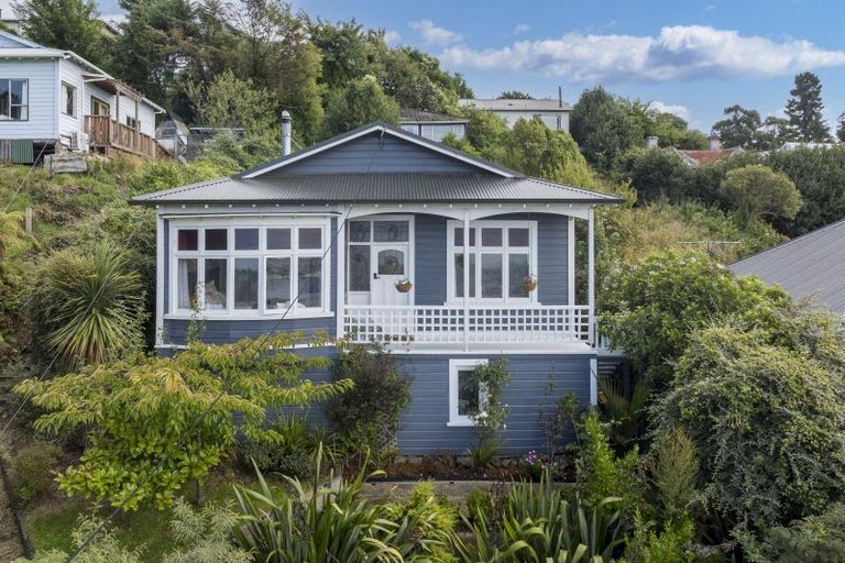 Photo of property in 24 Bridge Street, Clyde Hill, Dunedin, 9011