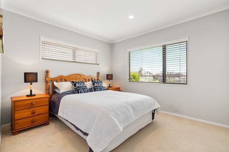 Photo of property in 27 Stace Hopper Drive, One Tree Point, 0118
