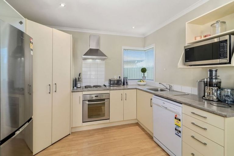 Photo of property in 56/64 Kawaha Point Road, Kawaha Point, Rotorua, 3010