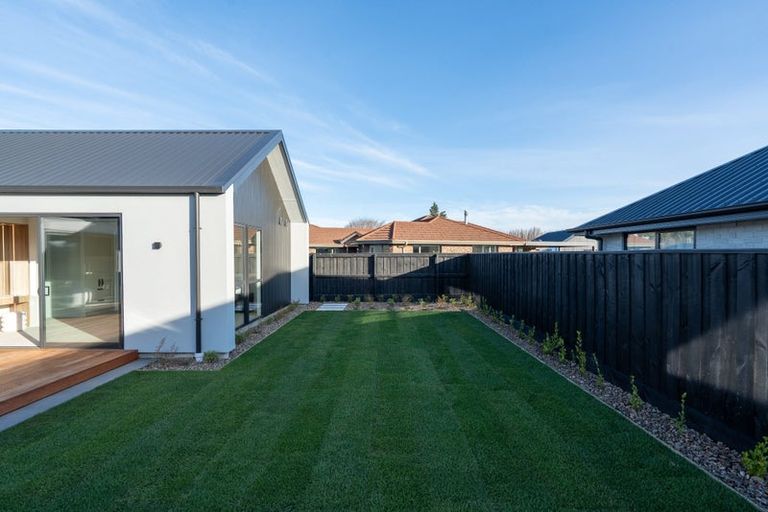 Photo of property in 28 Burkett Street, Marshland, 8051