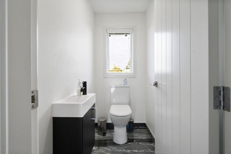 Photo of property in 172 Hendersons Line, Kelvin Grove, Palmerston North, 4470