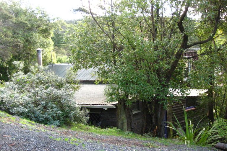 Photo of property in 6 Albert Road, Osborne, Port Chalmers, 9081