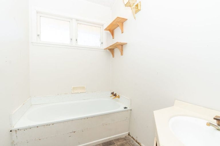 Photo of property in 34 Acacia Crescent, Glenview, Hamilton, 3206