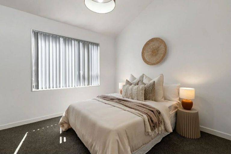 Photo of property in 12/3 Severn Street, Island Bay, Wellington, 6023