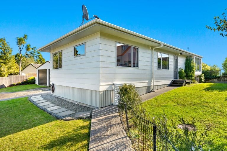 Photo of property in 37 Gatman Street, Birkdale, Auckland, 0626
