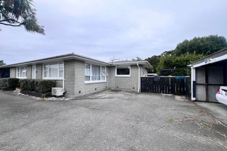 Photo of property in 2/61 Aorangi Road, Bryndwr, Christchurch, 8053