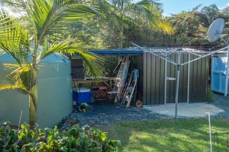 Photo of property in 23 Paradise Road, Coopers Beach, 0420