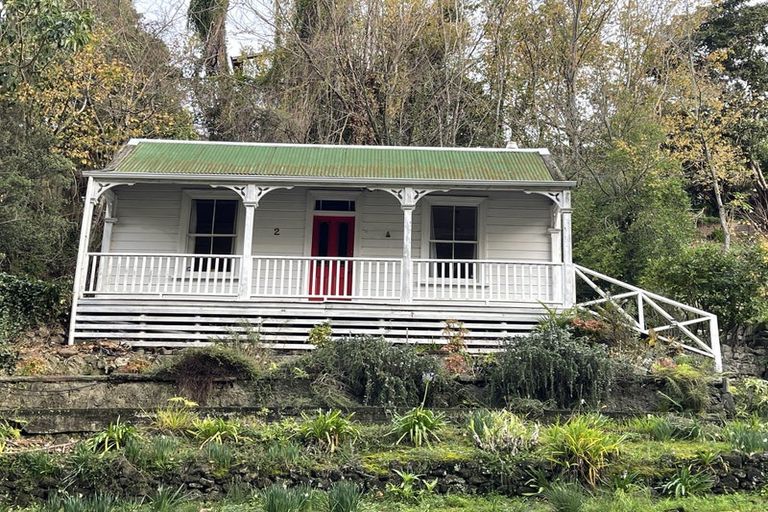 Photo of property in 2 Spencer Road, Hospital Hill, Napier, 4110