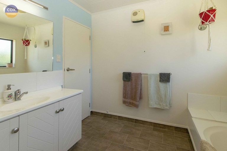 Photo of property in 153 Tait Drive, Greenmeadows, Napier, 4112