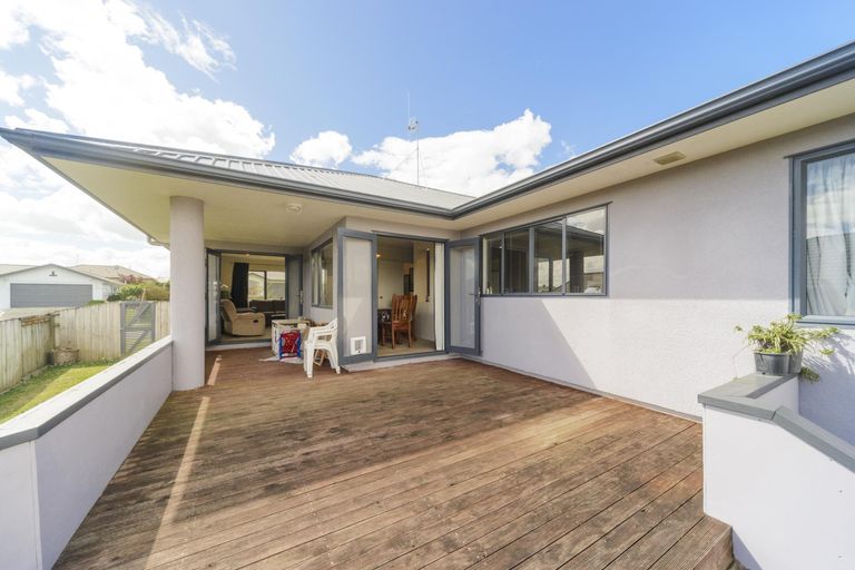 Photo of property in 22 Logan Way, Kelvin Grove, Palmerston North, 4414