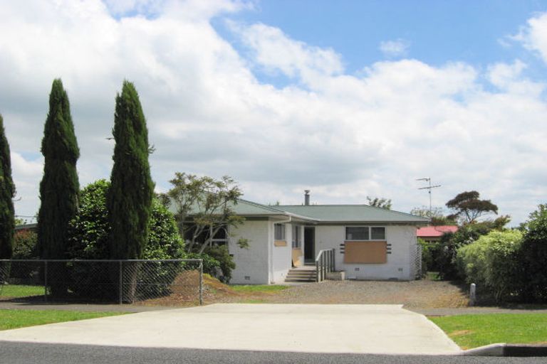 Photo of property in 27 Beresford Street, Pukekohe, 2120