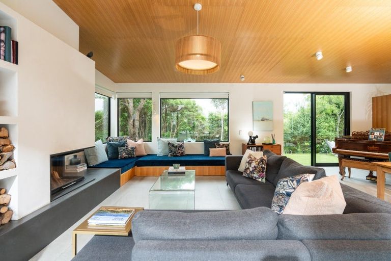 Photo of property in 17 Kim Street, Khandallah, Wellington, 6035