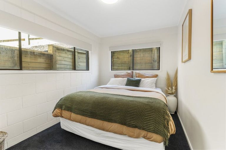 Photo of property in 1/39 Sunset Road, Totara Vale, Auckland, 0632