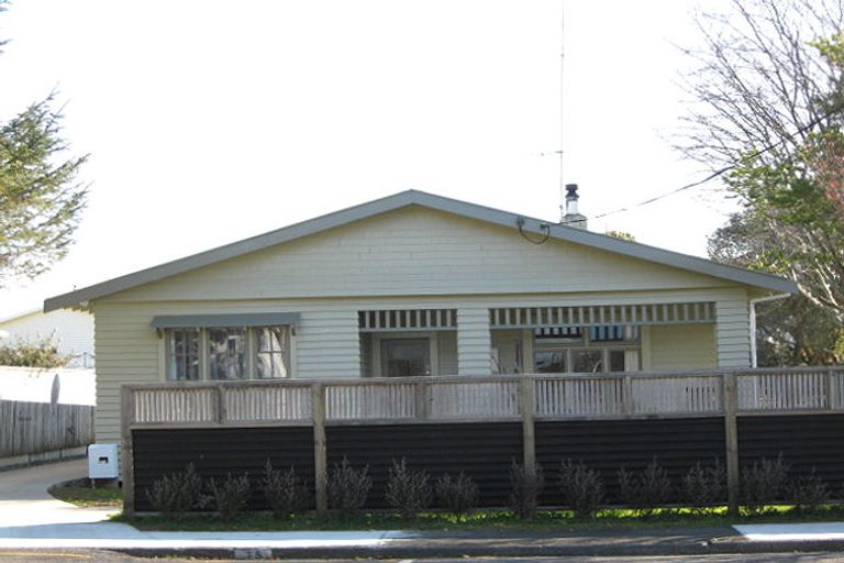 Photo of property in 15 Burns Street, Westown, New Plymouth, 4310