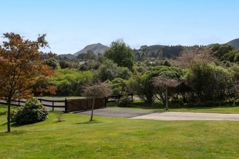 Photo of property in 16 Lacebark Drive, Kinloch, Taupo, 3377