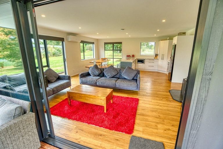 Photo of property in 5 Fairway Drive, Moana, 7872