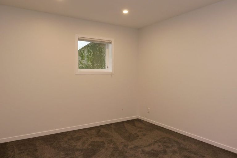 Photo of property in 70 Kelburn Parade, Kelburn, Wellington, 6012