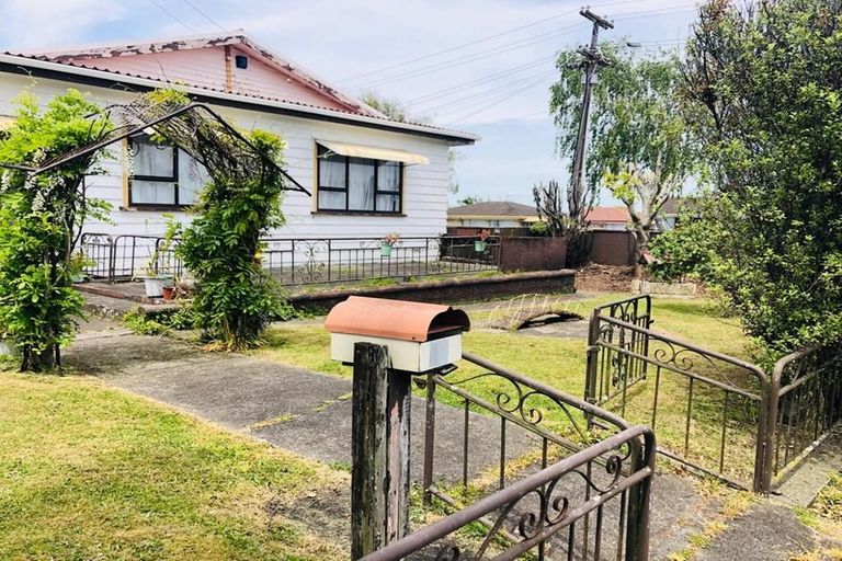 Photo of property in 18 Lupton Road, Manurewa, Auckland, 2102