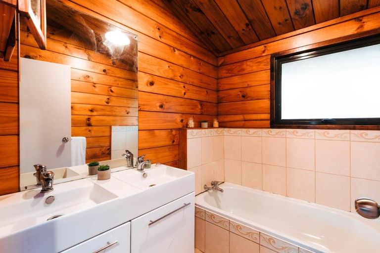 Photo of property in 16 Woodlands Crescent, Browns Bay, Auckland, 0630