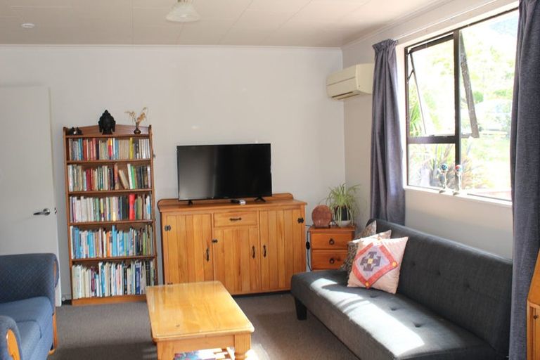 Photo of property in 1 Webster Place, Picton, 7220