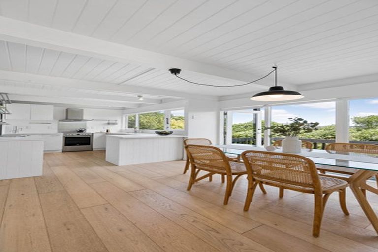 Photo of property in 16 Indira Place, Khandallah, Wellington, 6035