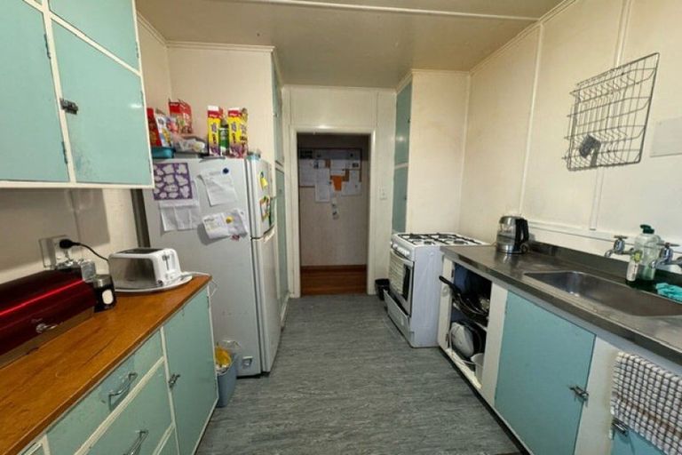 Photo of property in 63 Cambridge Terrace, Kaiti, Gisborne, 4010