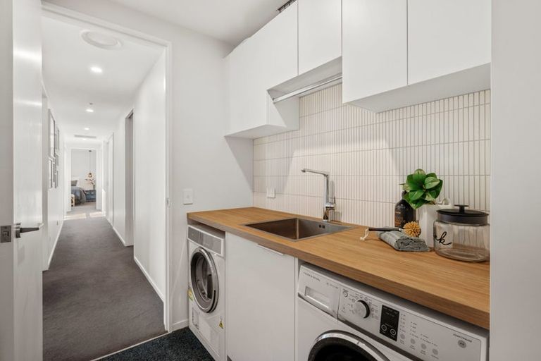 Photo of property in 8 Kirkland Crescent, Harewood, Christchurch, 8051