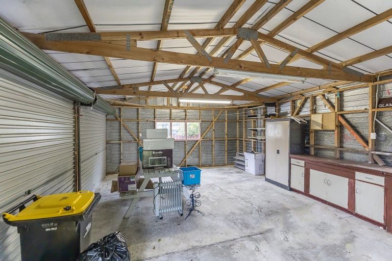 Photo of property in 37 Glamis Avenue, Strathmore Park, Wellington, 6022