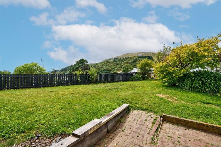 Photo of property in 56 Ranui Terrace, Tawa, Wellington, 5028