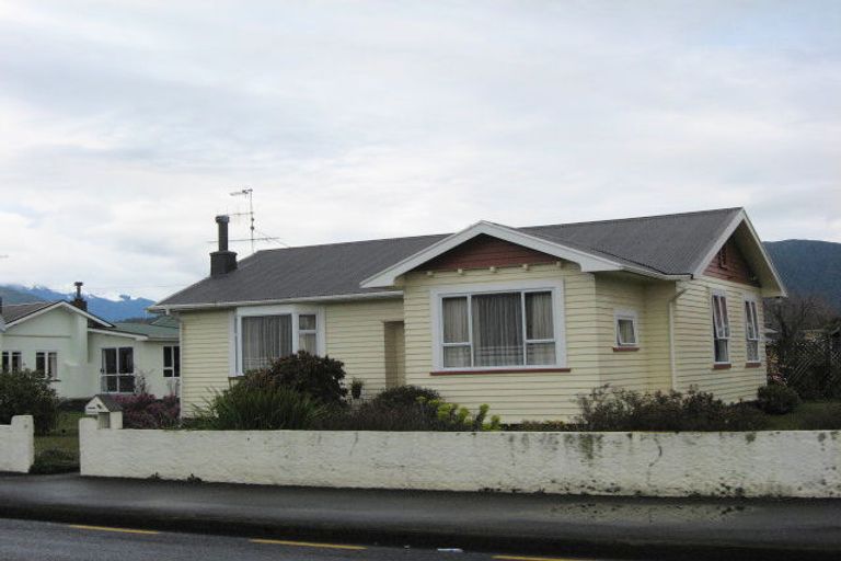 Photo of property in 201 Commercial Street, Takaka, 7110