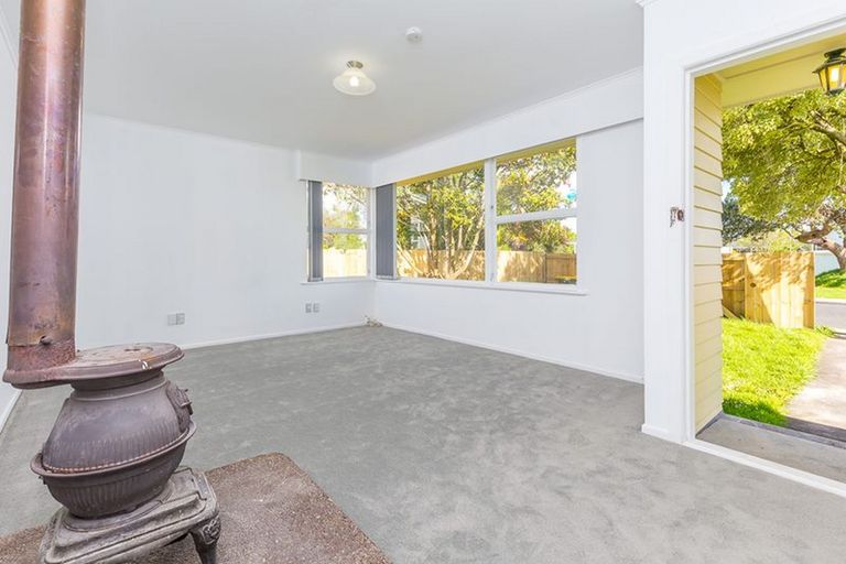 Photo of property in 9 Jupiter Street, Rosehill, Papakura, 2113