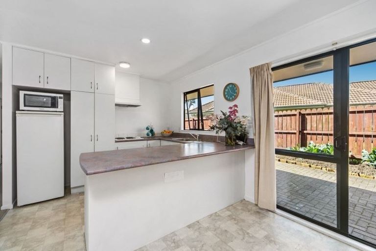 Photo of property in 1 Frank Bunce Grove, Flat Bush, Auckland, 2019